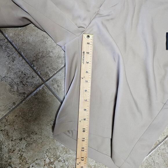 NWT Men's Jos A Banks Tailored Fit Traveler Performance Shorts TAN  size 40R - Picture 8 of 10